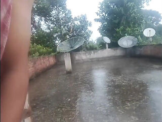 Masturbation in Rain, Showers