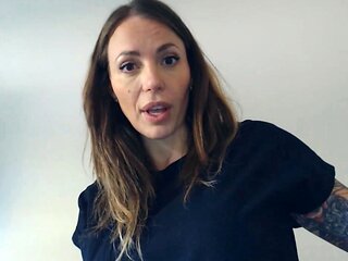 Brunette Solo Webcam Masturbation