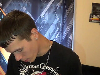 Give me something  and you can me fuck bareback and creampie me