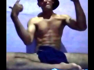 De nuevo yo activo gente bella. Este putito les env&iacute_a besitos, no sean malos besarme y follenme es lo que pido