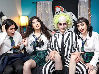 Just Call on Beetlejuice Anna Starr, Nikki Slick, Elias Cash