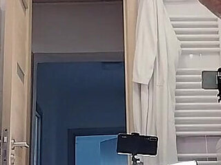 Amateur Wife Shaving Her Pussy in the Shower