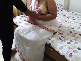 Neighbor Stripping Her Saree & Fucked in Bed - Indian Desi Stepaunty