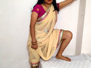 Indian Bhabhi Cheat Hubby Sex with Devar in Saree with Hindi Audio