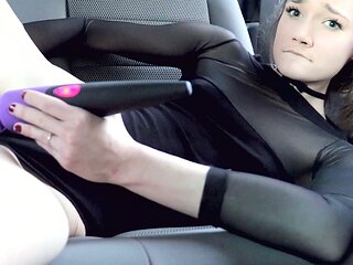 Katie amateur brunette girl toying pussy with a vibrator