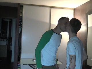 The twink Jerome James fucked barzback by Juan Perez