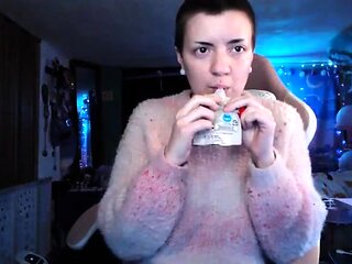 Amateur Webcam Chick Masturbates On Webcam More at