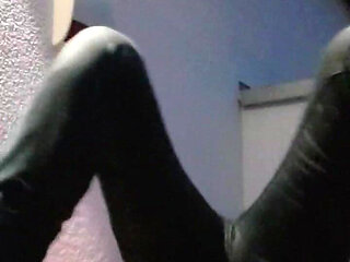 MILF Squirts Jeans Wett