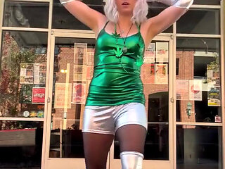 Suzy Wylde Coming in Hot and Horny for This Fresh Content!