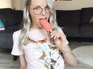 Gorgeous blonde teen Deep Toying