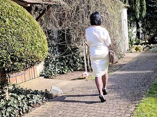 Amateur MILF Wanilianna Teasing in Garden with Sex Toy and Stockings