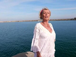 The naughty encounter of Venus, 27, with the seductive Grey - Jacquie et Michel TV