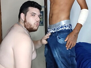 TBT Motoboy Novinho Come o Rabo do Gordinho E Goza Na Boca Dele (COMPLETO NO SHEER E RED)