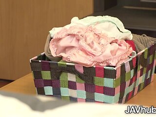 Saw my underwear while I am at the kitchen preparing for our food