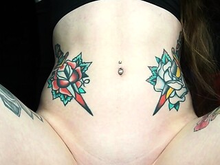 Natural brunette solo toying