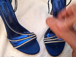 Fuck and cum in sister's heeled shoes