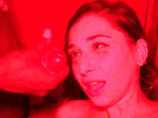 Amateur Cute Brunette Facial
