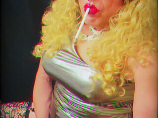 Marilyn Retro Style Smoking Fetish Masturbation Cum