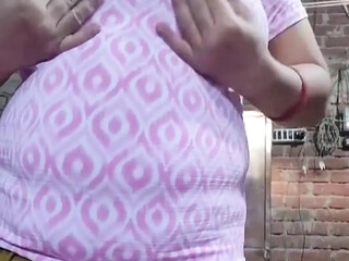 Indian Mallu Sexy Bhabhi in Steamy Video