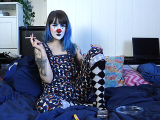 Hairy Clown Smokes