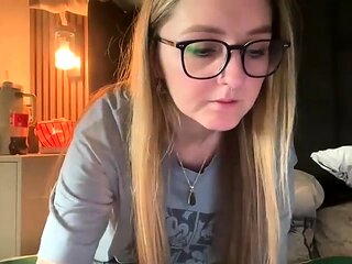 Amateur Blonde Teen Plays Solo with Toy Webcam Porn