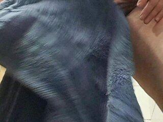 Drying the Body of a Mature MILF