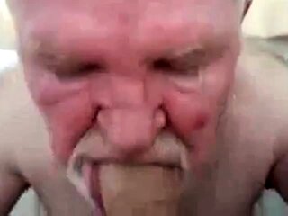 Amateur Daddy Bear Sucks Cock