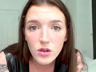 Amyyyoxxo - Eat Your Own Cum Off The Floor