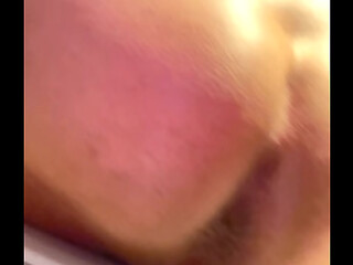 Bumbum branquinho todo empinadinho aguardando um macho pra me enrabar gostoso