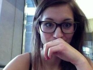 PUSSY BABE BRUNETTE masturbating