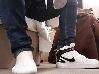 Nike AFO Put en on