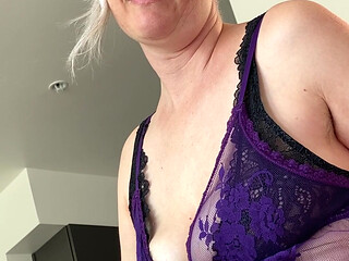 Mom's Best Friend Tells You to Cum - HOT MILF JOI COUNTDOWN