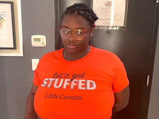 Pizza Pussy: Ebony BBW Delivers A Pizza and Gets a BBC Tip