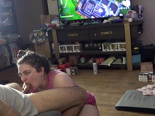 Gaming Blowjob For The Holidays - Gamer Girl