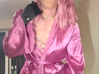 Jess Silk Rides Dildo