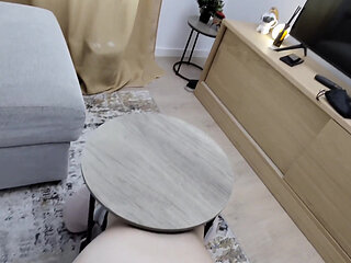 She Has an Iq of 180, but She Got Stuck on the Table