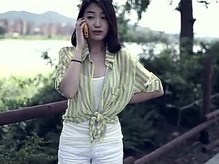 Korean babe gives a tasty blowjob