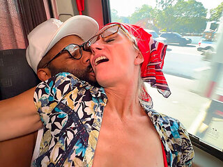 Lucky Dude Picked up an Old Lady for Rough Anal