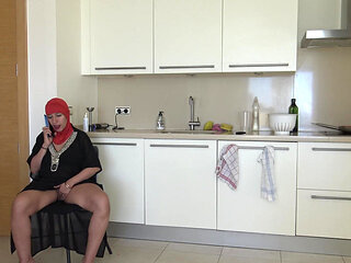 A Lebanese Slut Talks on the Phone and Masturbates