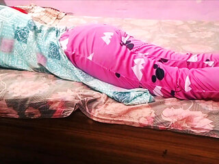 Indian Desi Bhabhi Xxpriya Riding and Twerking on the Husband's Tight Dick and Give to a Perfect Pussy