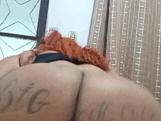BBW Wiggling Big Ass