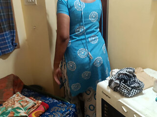 Hot structure Housewife bathing viral video