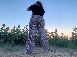 Sunshine Fart Queen - Field of Stink Flowers