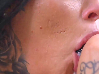 Ashley Cumstar - Round 2 - I'll Show You Something of Myself!