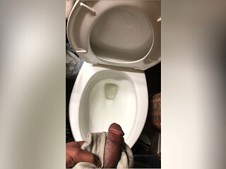 BIG DAVES SOX GET CUMMED IN THE BATHROOM