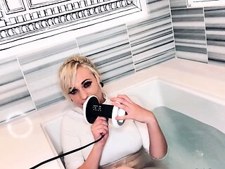 Tasty amateur blonde babe masturbating on web cam