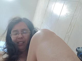 Jessy in bathroom