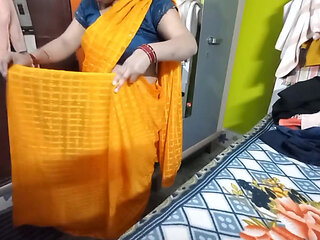 Very Beautiful Bhabhi in Yellow Saree