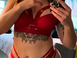 Amateur Webcam Babes Going Solo