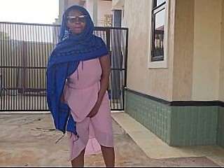 Arabian mom masturbates her juicy pink pussy outside near the road
